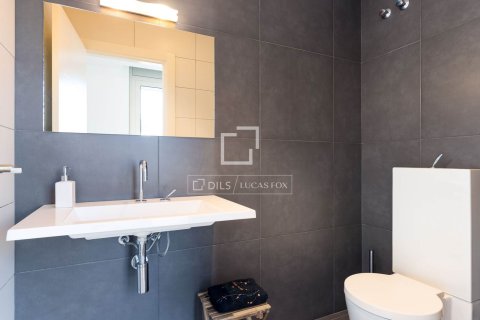 Huvila myytävänä Vallromanes, Barcelona, Espanja, 4 makuuhuonetta, 400 m2 No. 150378 - kuva 24
