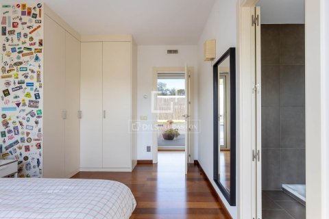 Villa for sale in Vallromanes, Barcelona, Spain 4 bedrooms, 400 sq.m. No. 150378 - photo 30