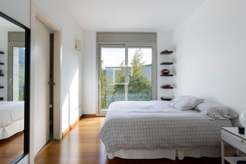 Villa for sale in Vallromanes, Barcelona, Spain 4 bedrooms, 400 sq.m. No. 150378 - photo 28