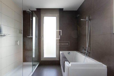 Huvila myytävänä Vallromanes, Barcelona, Espanja, 4 makuuhuonetta, 400 m2 No. 150378 - kuva 30
