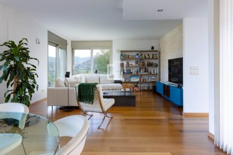 Villa for sale in Vallromanes, Barcelona, Spain 4 bedrooms, 400 sq.m. No. 150378 - photo 18