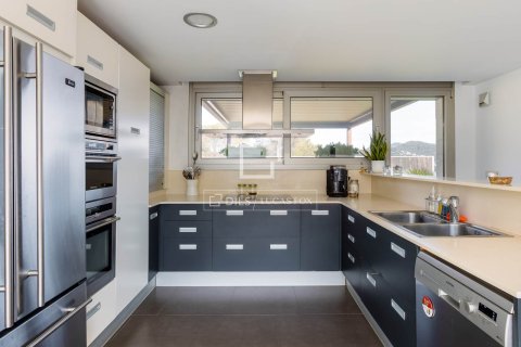 Villa for sale in Vallromanes, Barcelona, Spain 4 bedrooms, 400 sq.m. No. 150378 - photo 22