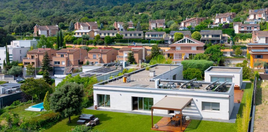 Huvila Vallromanes, Barcelona, Espanja 4 makuuhuonetta, 400 m2 No. 150378