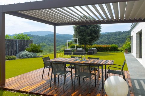 Huvila myytävänä Vallromanes, Barcelona, Espanja, 4 makuuhuonetta, 400 m2 No. 150378 - kuva 18