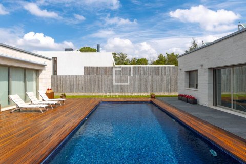 Huvila myytävänä Vallromanes, Barcelona, Espanja, 4 makuuhuonetta, 400 m2 No. 150378 - kuva 22