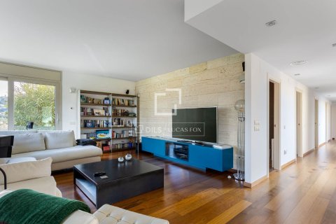 Villa for sale in Vallromanes, Barcelona, Spain 4 bedrooms, 400 sq.m. No. 150378 - photo 24