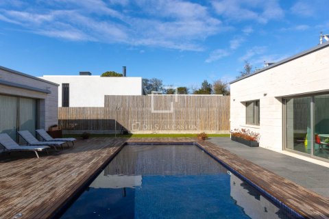 Villa for sale in Vallromanes, Barcelona, Spain 4 bedrooms, 400 sq.m. No. 150378 - photo 12