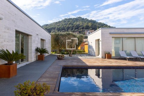 Villa for sale in Vallromanes, Barcelona, Spain 4 bedrooms, 400 sq.m. No. 150378 - photo 9