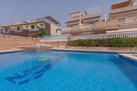 Duplex for sale in Torre de la Horadada, Alicante, Spain 3 bedrooms, 172 sq.m. No. 154998 - photo 2