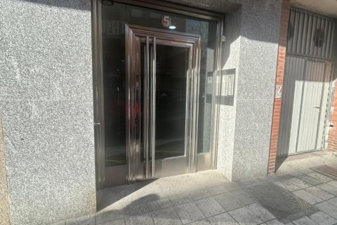 Wohnung zur Miete in Leon, Spanien 1 Schlafzimmer, 112 m2 Nr. 196523 - Foto 3