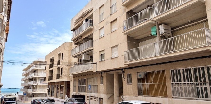 Apartment in Guardamar del Segura, Alicante, Spain 3 bedrooms, 74 sq.m. No. 188919