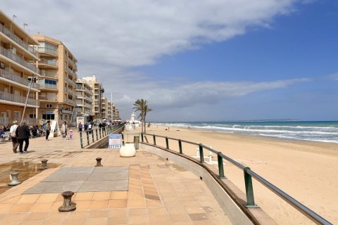 Apartment for sale in Guardamar del Segura, Alicante, Spain 3 bedrooms, 74 sq.m. No. 188919 - photo 12