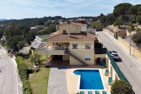 Villa for sale in Lloret de Mar, Girona, Spain 4 bedrooms, 323 sq.m. No. 177209 - photo 3