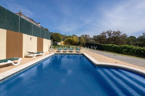 Villa for sale in Lloret de Mar, Girona, Spain 4 bedrooms, 323 sq.m. No. 177209 - photo 2