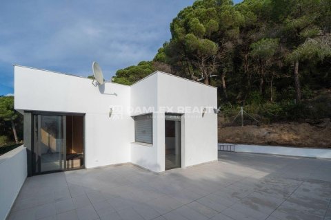 Hus till salu i Lloret de Mar, Girona, Spanien 4 sovrum, 200 kvm. Nr. 177207 - foto 17