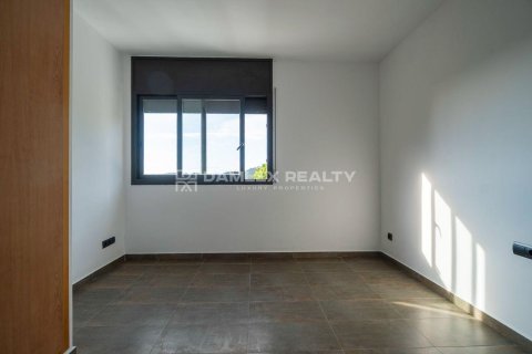 Hus till salu i Lloret de Mar, Girona, Spanien 4 sovrum, 200 kvm. Nr. 177207 - foto 15