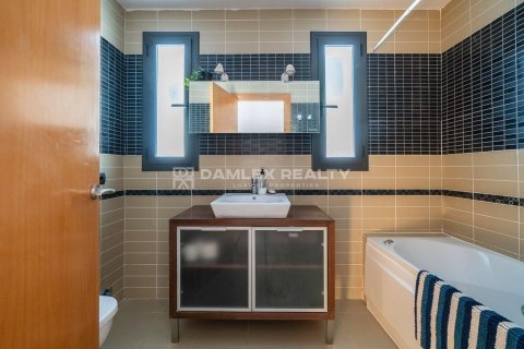 Hus till salu i Lloret de Mar, Girona, Spanien 4 sovrum, 200 kvm. Nr. 177207 - foto 13