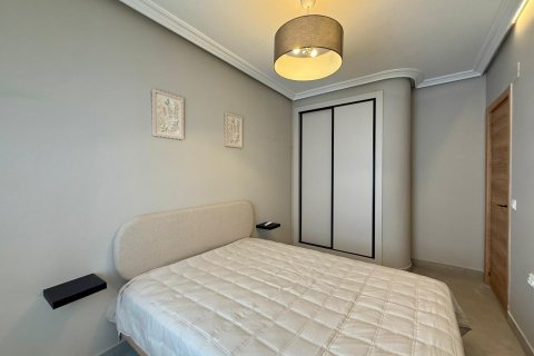 Apartamento en venta en Torrevieja, Alicante, España 2 dormitorios, 80 m2 No. 178168 - foto 17