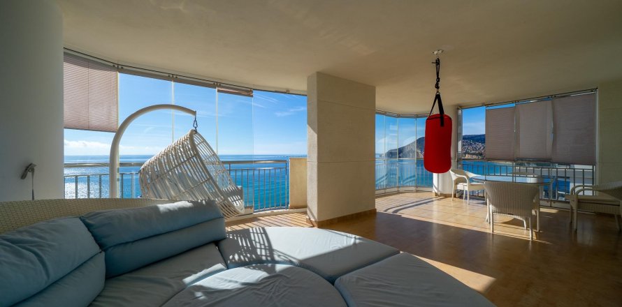 Apartment in Calpe, Alicante, Spain 4 bedrooms, 210 sq.m. No. 144359