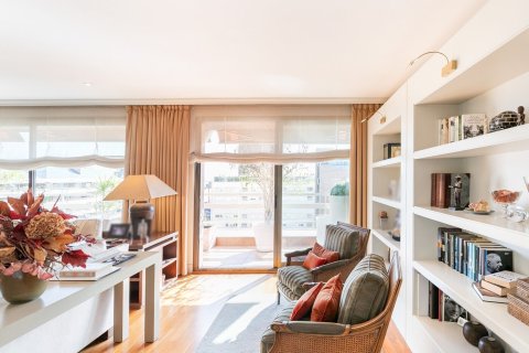 Dzīvoklis pārdošanā Barcelona, Spānijā 4 istabas, Nr. 141000 - attēls 4