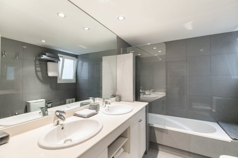 Dzīvoklis pārdošanā Barcelona, Spānijā 4 istabas, Nr. 141000 - attēls 21