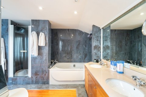 Dzīvoklis pārdošanā Barcelona, Spānijā 4 istabas, Nr. 141000 - attēls 16