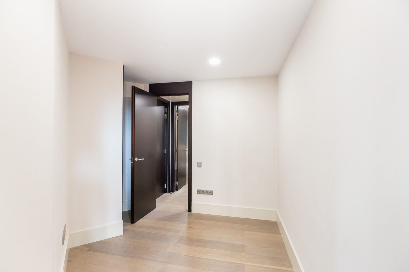 Apartment in Barcelona, Spain 3 bedrooms,  No. 141001