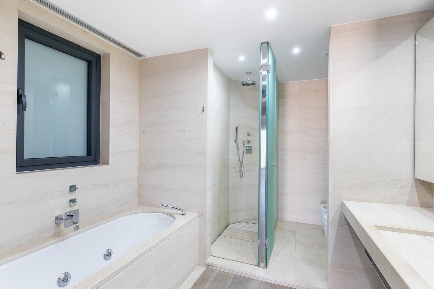 Apartment in Barcelona, Spain 3 bedrooms,  No. 141001