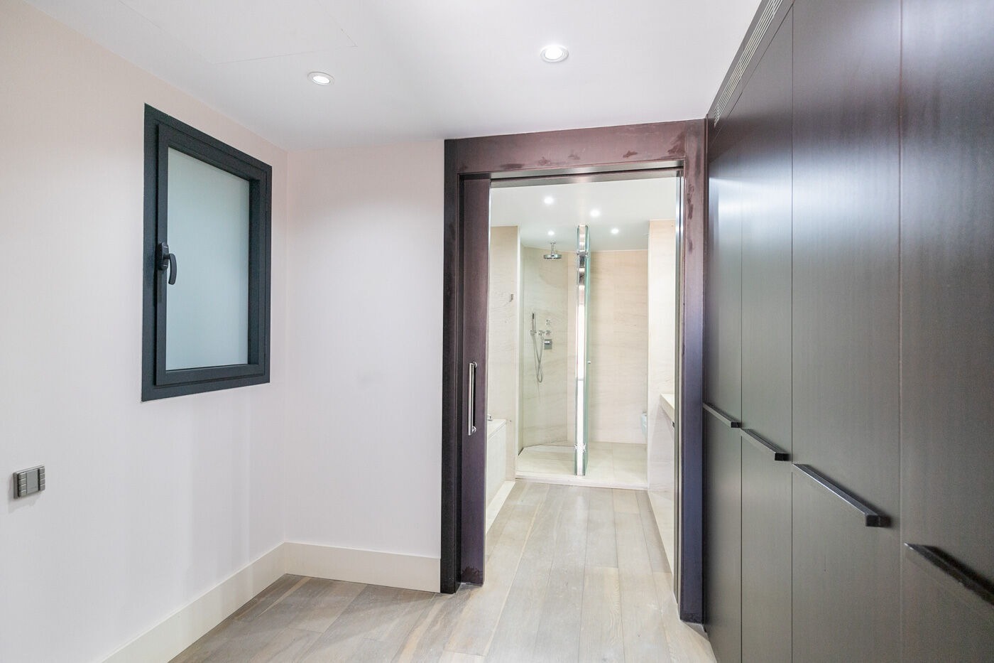 Apartment in Barcelona, Spain 3 bedrooms,  No. 141001