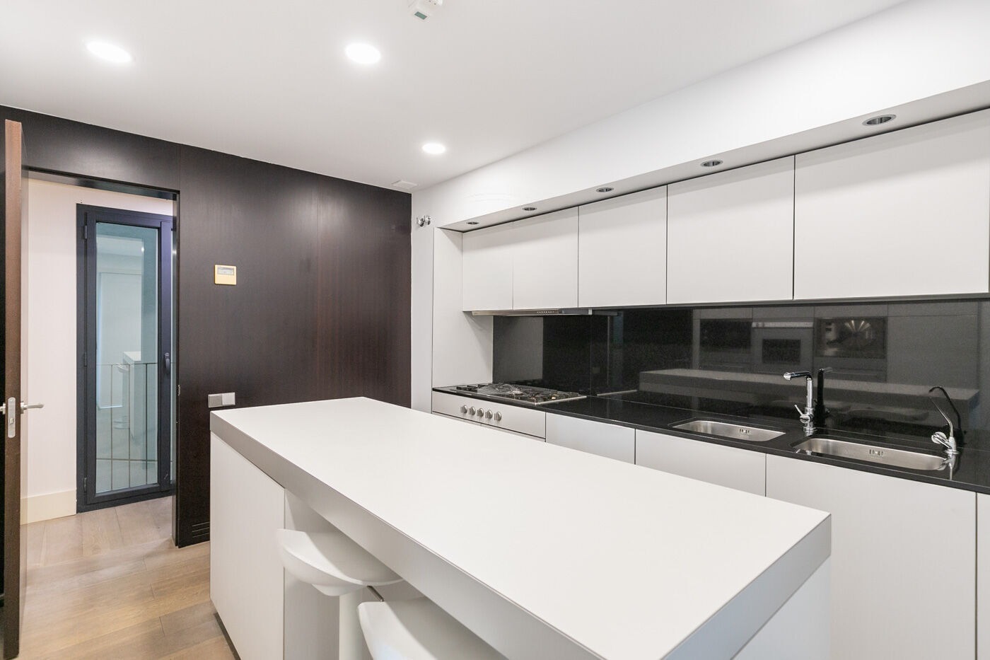 Apartment in Barcelona, Spain 3 bedrooms,  No. 141001