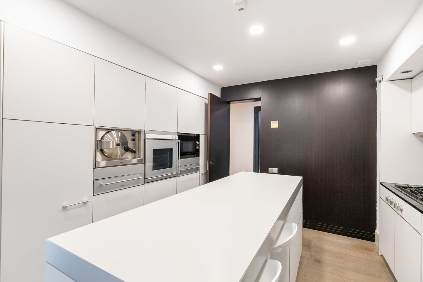 Apartment in Barcelona, Spain 3 bedrooms,  No. 141001