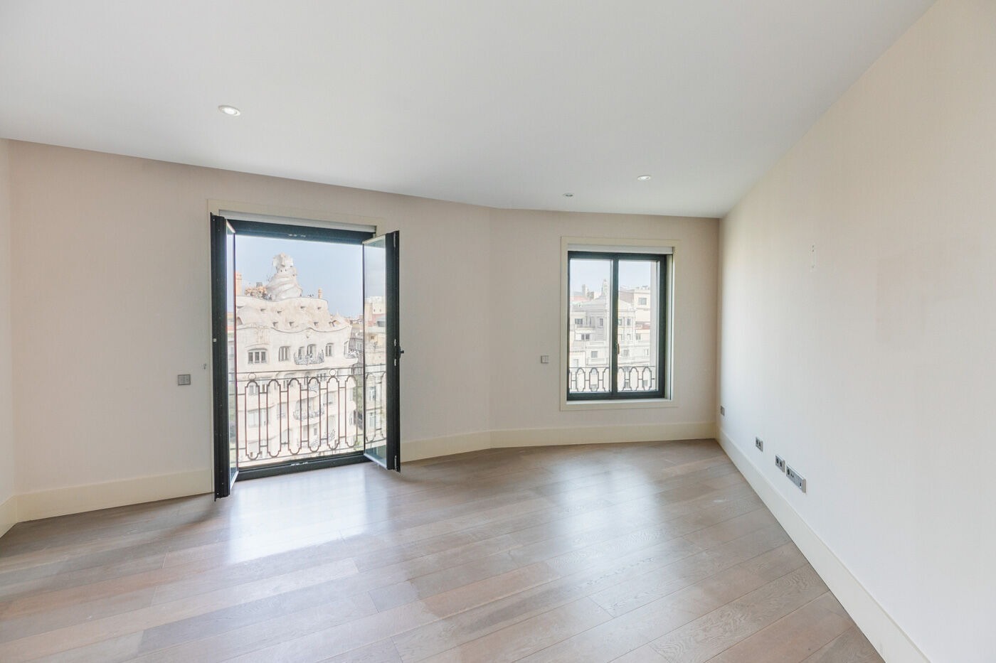Apartment in Barcelona, Spain 3 bedrooms,  No. 141001
