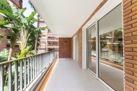 Apartment à vendre à Barcelona, Espagne, 5 chambres, No. 140998 - photo 4