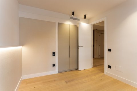 Apartment à vendre à Barcelona, Espagne, 5 chambres, No. 140998 - photo 28