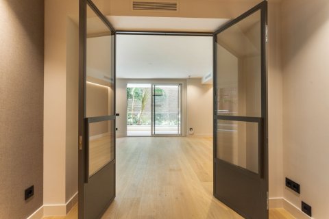 Apartment à vendre à Barcelona, Espagne, 5 chambres, No. 140998 - photo 14