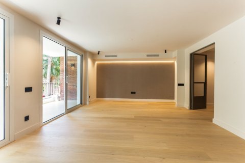 Apartment à vendre à Barcelona, Espagne, 5 chambres, No. 140998 - photo 6