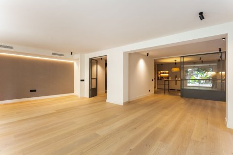 Apartment à vendre à Barcelona, Espagne, 5 chambres, No. 140998 - photo 7