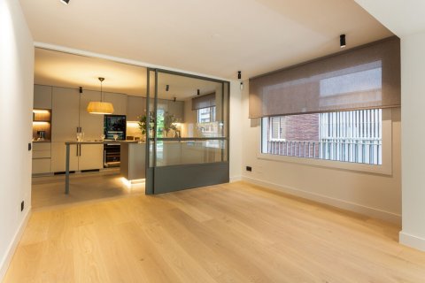 Apartment à vendre à Barcelona, Espagne, 5 chambres, No. 140998 - photo 8