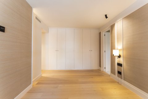 Apartment à vendre à Barcelona, Espagne, 5 chambres, No. 140998 - photo 20