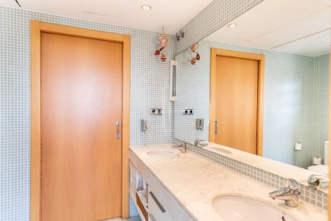 Apartamento en venta en Barcelona, España 5 dormitorios, No. 140996 - foto 19