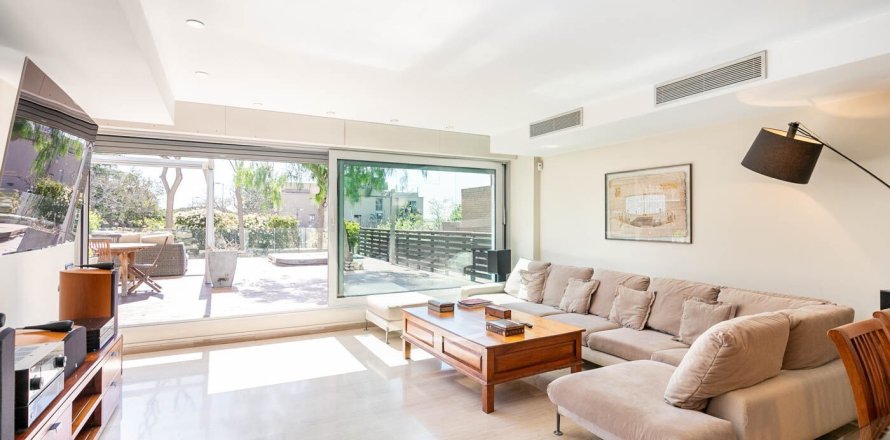 Apartamento en Barcelona, España 5 dormitorios, No. 140996