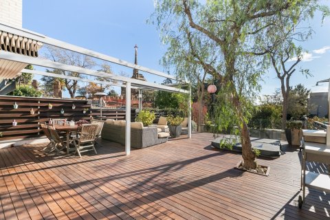 Apartamento en venta en Barcelona, España 5 dormitorios, No. 140996 - foto 27