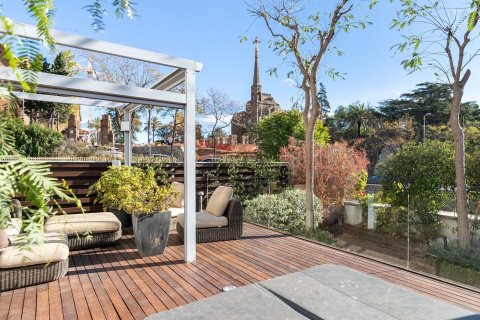 Apartamento en venta en Barcelona, España 5 dormitorios, No. 140996 - foto 25