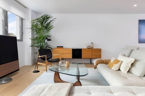 Lägenhet till salu i Barcelona, Spanien 4 sovrum, Nr. 141002 - foto 1