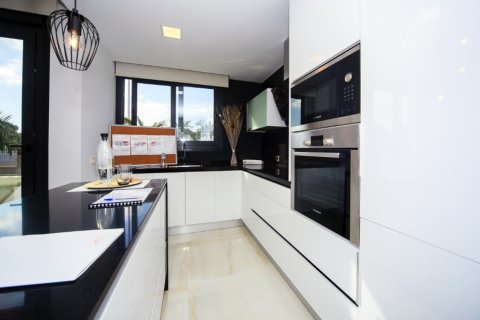 Huoneisto myytävänä Los Altos, Alicante, Espanja, 2 makuuhuonetta, 75 m2 No. 144704 - kuva 6