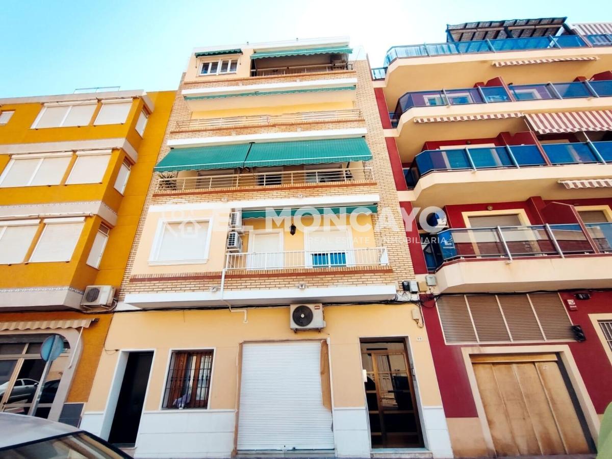 Apartment in Guardamar del Segura, Alicante, Spain 4 bedrooms, 148 sq.m. No. 183768