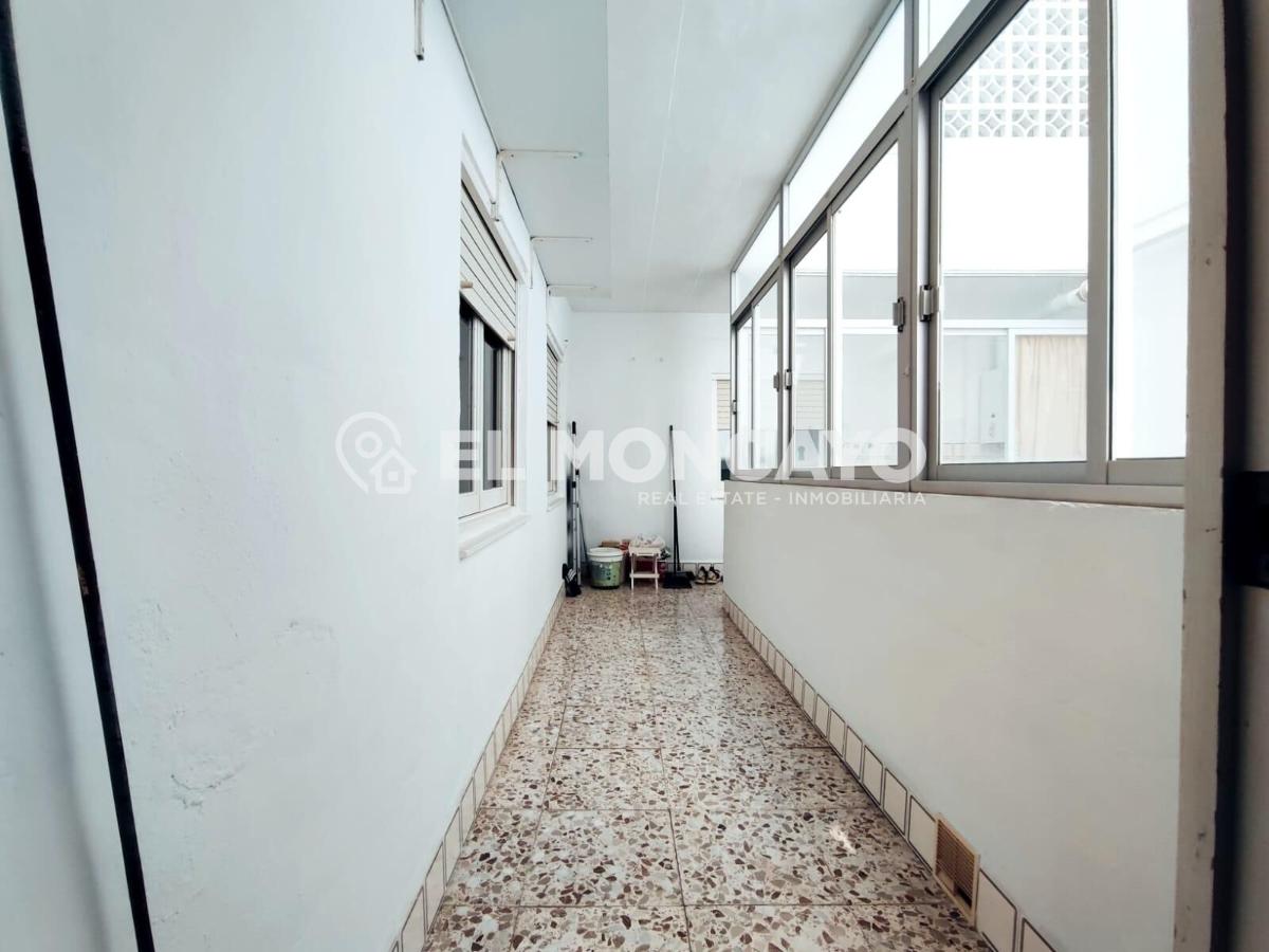 Apartment in Guardamar del Segura, Alicante, Spain 4 bedrooms, 148 sq.m. No. 183768