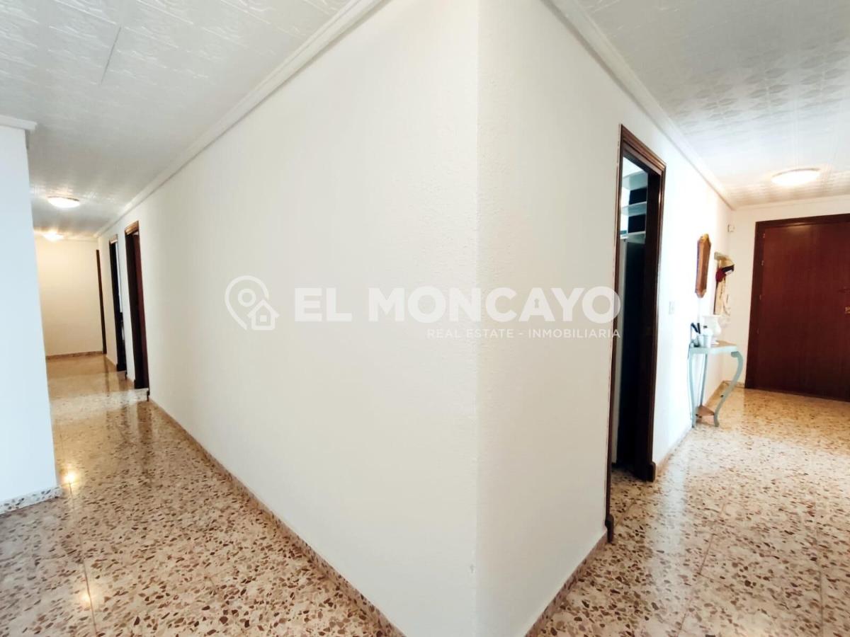 Apartment in Guardamar del Segura, Alicante, Spain 4 bedrooms, 148 sq.m. No. 183768