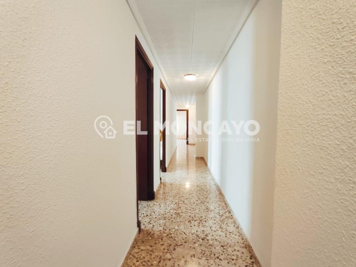 Apartment in Guardamar del Segura, Alicante, Spain 4 bedrooms, 148 sq.m. No. 183768