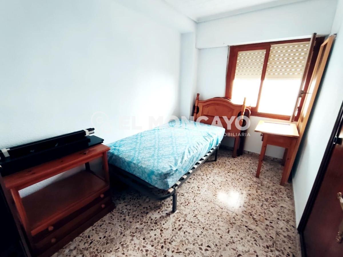 Apartment in Guardamar del Segura, Alicante, Spain 4 bedrooms, 148 sq.m. No. 183768